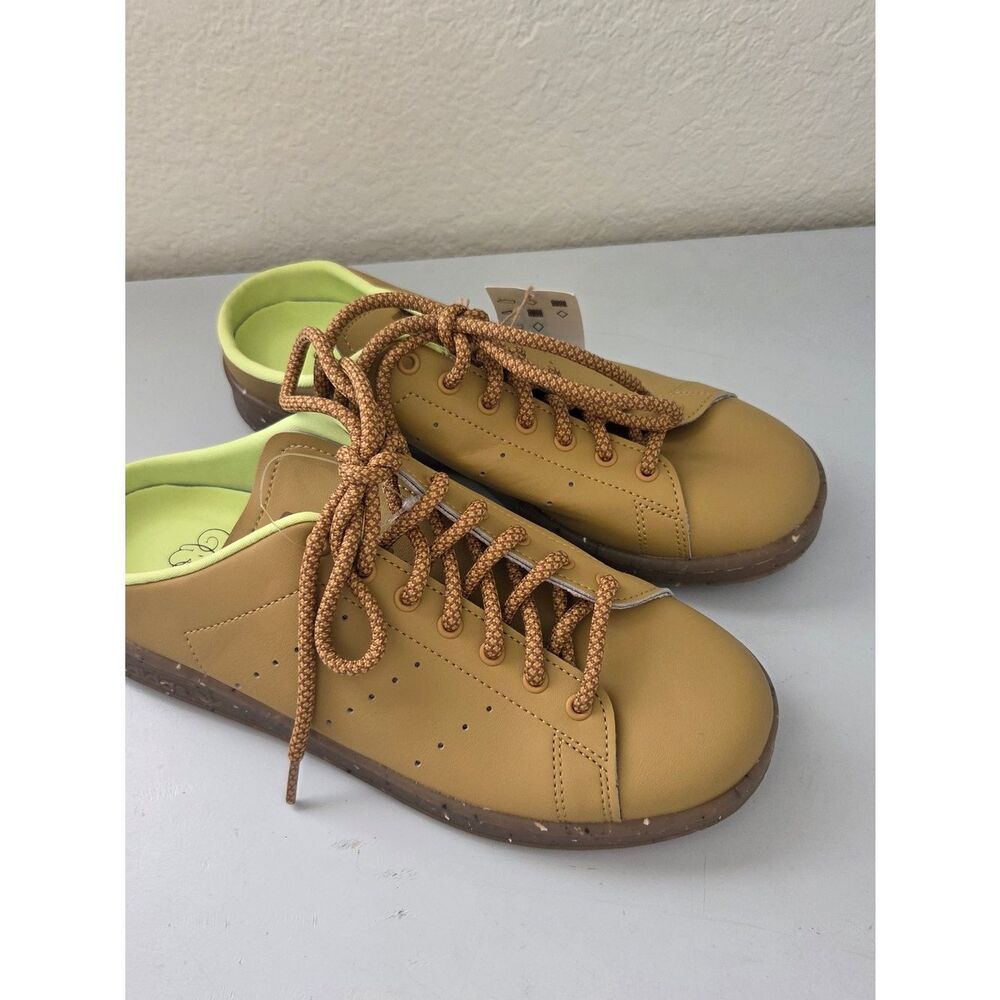 Adidas Stan Smith Mule in Light Green and Tan